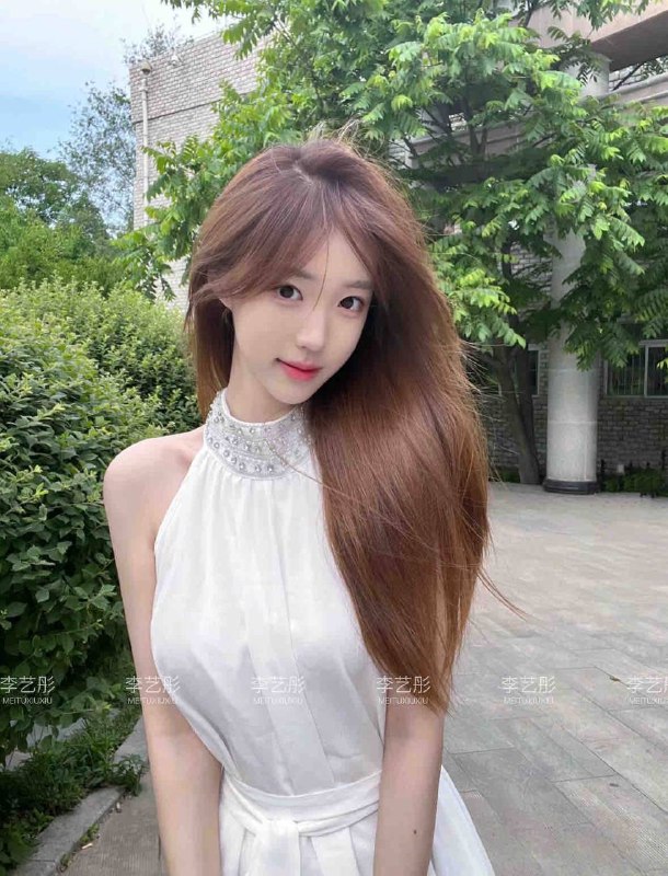 成都·最美甜妹（极致享受）✿ 在读学生  持证上岗✿ 五官精致  皮肤光滑  细腻❄️白✿ 服务极佳  敏感体质  配合度高✿↕️粉嫩    天然🈚️整  童颜巨乳✿ 古灵精怪  小巧玲珑  服务超👍年龄：02年净高:   172cm体重:   45kg罩杯:   天然D-cup 成都·李艺彤🏠🔅私处会吸会夹给予极致享受🔆