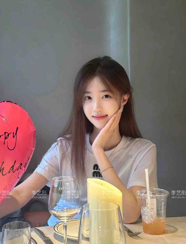 成都·最美甜妹（极致享受）✿ 在读学生  持证上岗✿ 五官精致  皮肤光滑  细腻❄️白✿ 服务极佳  敏感体质  配合度高✿↕️粉嫩    天然🈚️整  童颜巨乳✿ 古灵精怪  小巧玲珑  服务超👍年龄：02年净高:   172cm体重:   45kg罩杯:   天然D-cup 成都·李艺彤🏠🔅私处会吸会夹给予极致享受🔆