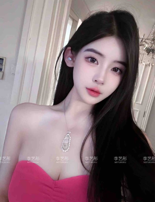 职业：平面模特 .（李艺彤🏠”随意指定对版）·身高：Height   175 E·体重：avoirdupois  47公斤·胸围：Bust D蓉城最美·高级女孩  没有风尘气   你值得拥有