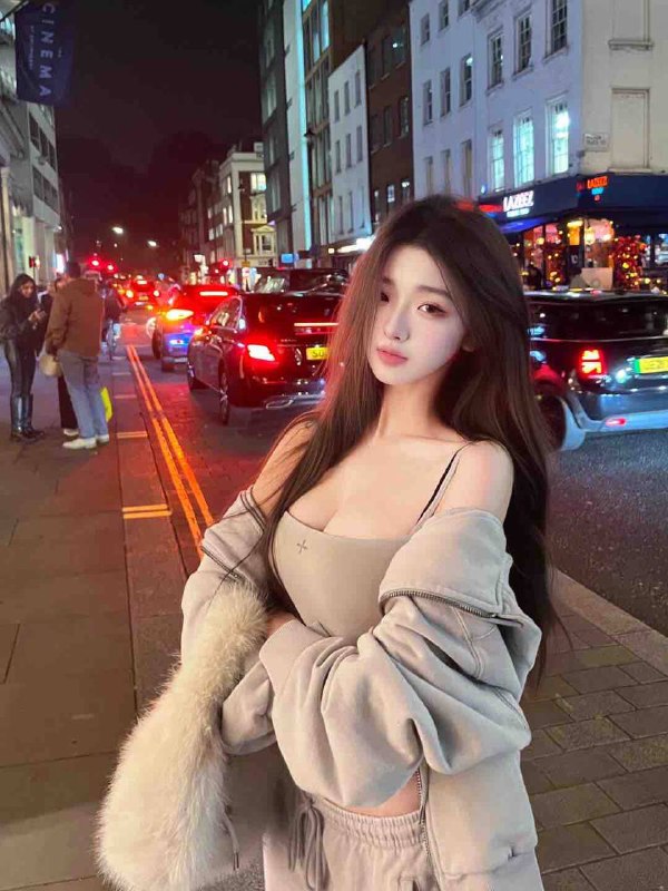 成都❤️人夏夏首次下水刚破C00年 清纯甜美🥢腿真实在校生，无不良嗜好 172E全身雪白三点粉🈚纹身 ！五官立体，身段佳天然无整超级纯，甜美可爱🉑蛇纹 69 制服丝袜声甜体柔，期待与您相见