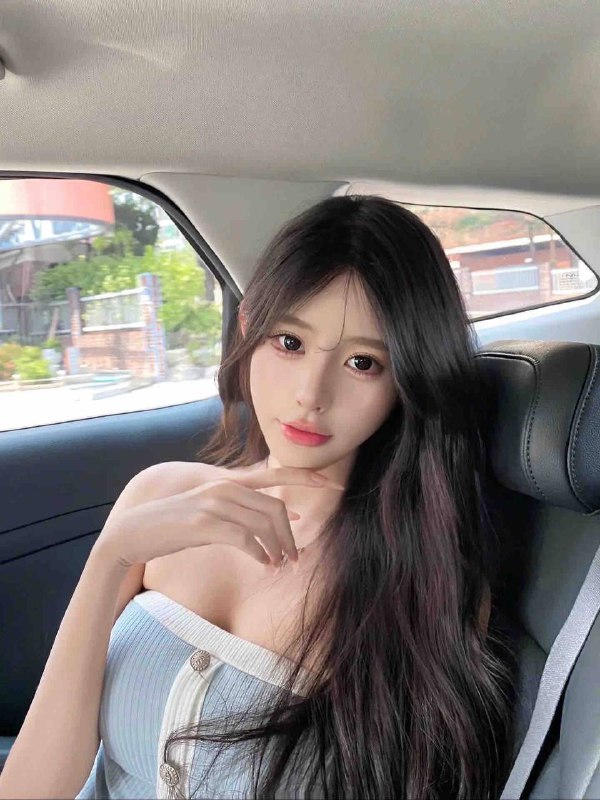 净173，48kg，C。新人不定期纯兼职。纯欲 不抽烟无纹身 只接高素质K  乖巧懂事  温柔体贴  气质款   穿着得体  身体柔软  解锁各种姿势