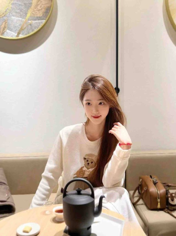 成都2077➕gzs成都东站极品 清纯气质声优妹妹  温柔似水身高170 体重92  C🐻服务一流🔥好💦多🉑69 好配合度高各种衣服可以选  自带🏠