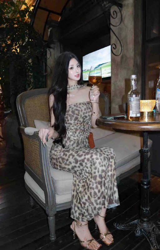 碧玺 大蜜 网红款胸围Bust:🐻36c身高  Height:  170cm体重Weight:  96kg年龄 Date of birth：01年