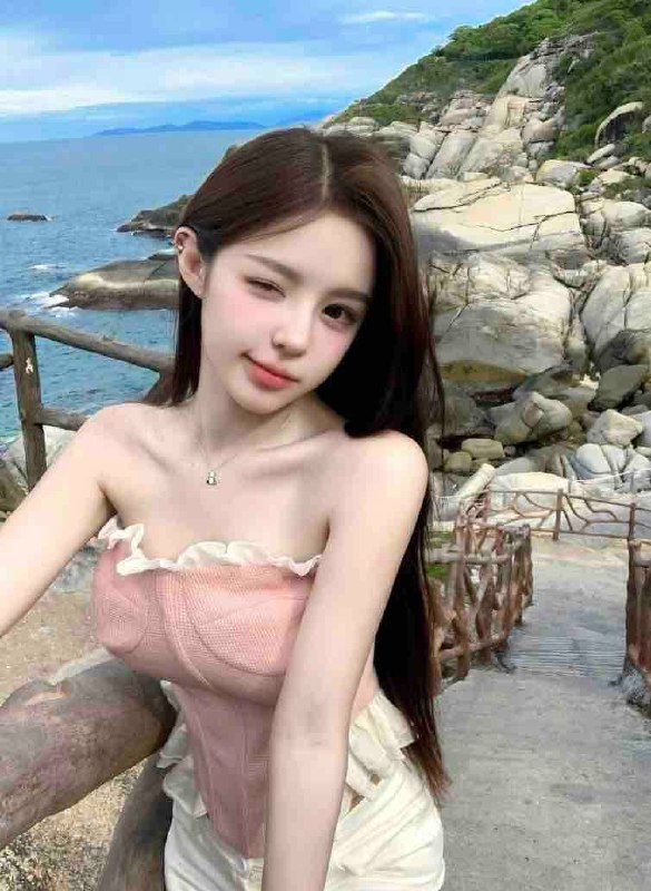 •Height身高168 Weight体重/45Bust胸围/胸D •Age 年龄/02年🉑️🐍🉑️69🉑️双✈️无纹身💗不事不催 待课如男友💗清纯纯欲款 初恋女友感💗纯天然零整容 皮肤雪白干净💗乖巧听话 性格超好💗高情商 主打服务