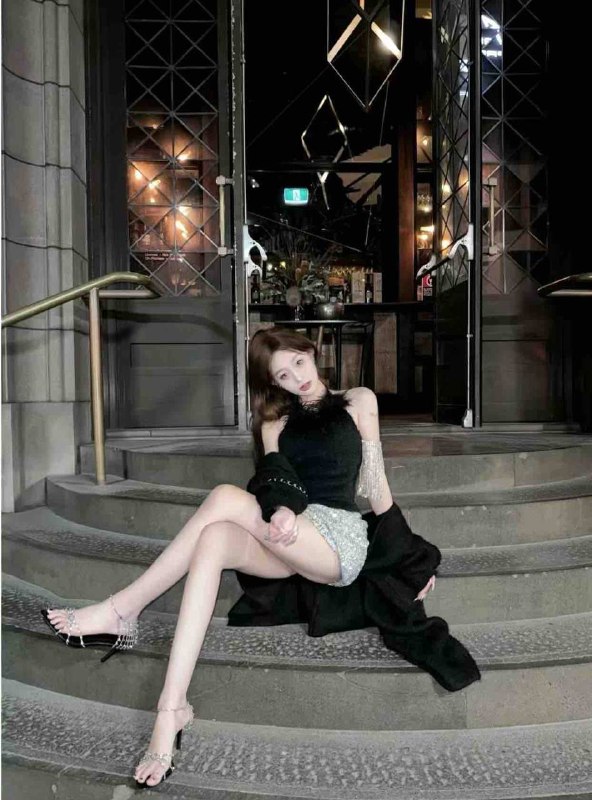 成都小网红新人报到第一次↓06/170/45kg🐻C W质量纯欲 只接高素质K  乖巧懂事  温柔体贴  气质款   穿着得体  身体柔软  解锁各种姿势 百分百配合  能遇见全凭缘分👗交流大群：@AnnaGJ168