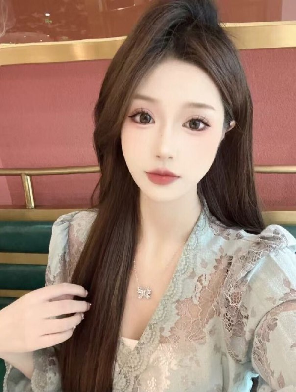 #重庆水原希子🦜⁵碧玺ꪝ人照对版05年高白纯       身高17369，蛇吻，制服，丝袜，天然0整，敏感体质，一碰出水，上下粉嫩，浑身雪白