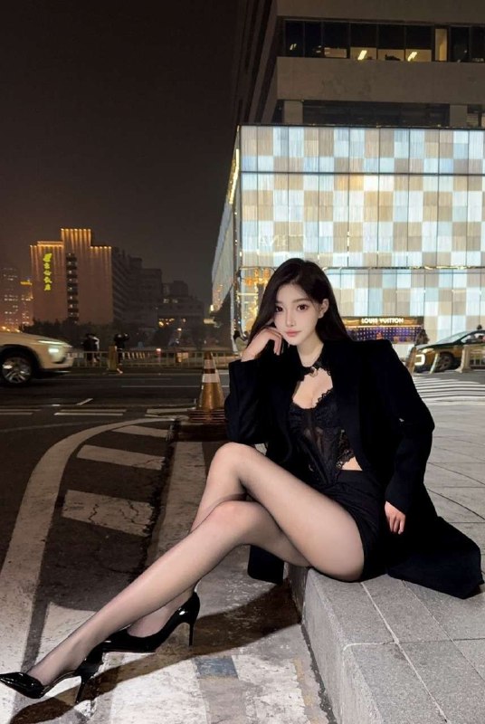 #重庆水原希子• 𝐇𝐞𝐢𝐠𝐡𝐭身高  175• 𝐖𝐞𝐢𝐠𝐡𝐭体重 50kg• 𝐁𝐮𝐬𝐭胸围/E（天然🐻超软）新人首次🎬一 k未见优雅有气质大气御姐 极品细腰翘臀筷子腿主动 热情  情商高 会调情 服务细节到位极品大咪，性格好，不催不事，皮肤白，颜值高，三点粉