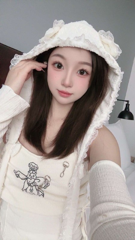 #重庆水原希子🎤05年 真实大四艺术生在读 100%纯天然无整🎀爱好才艺---瑜伽 游泳 舞蹈 油画极品🥢🦵💧酒杯腿腿长腰细 三点超粉 紧致💧多女友感