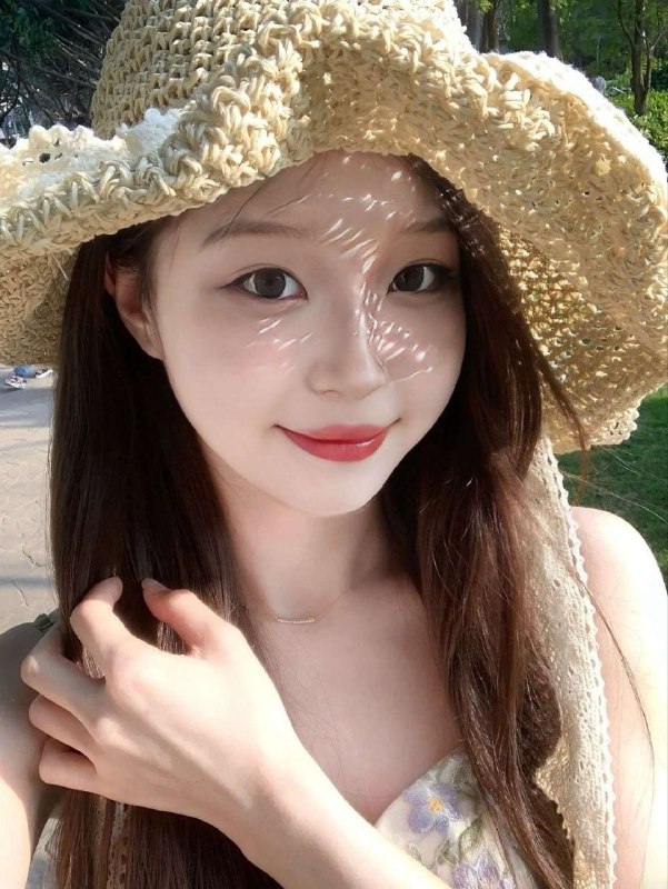 #重庆水原希子🎤05年 真实大四艺术生在读 100%纯天然无整🎀爱好才艺---瑜伽 游泳 舞蹈 油画极品🥢🦵💧酒杯腿腿长腰细 三点超粉 紧致💧多女友感