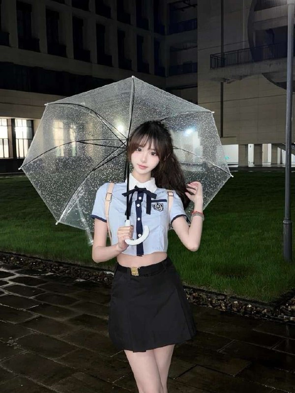 #重庆水原希子夹子纯欲瘦，小公主👸皮肤雪白透粉，身材好，瘦小会撒娇哦.• 身高/Height 168cm胸围/Bust C• 年龄：真实05年 体重/89斤🥢筷子腿我踏月而来，只因你在山中19岁🈴髪女友、喜胖勿扰