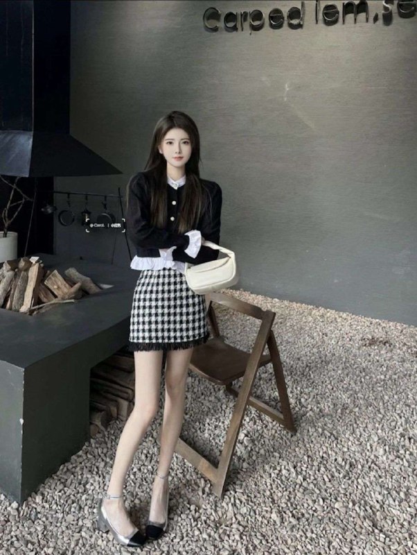 重庆水原希子💖人上线！00年167C，在校生兼职，重庆妹子，，身体雪白嫩滑,三点👙,温柔乖巧懂事,可素颜见课,💗待客如初恋男友，配合度高🌸🌸🌸🌸