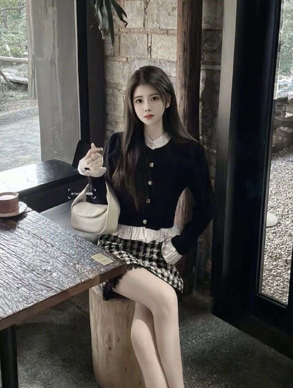 重庆水原希子💖人上线！00年167C，在校生兼职，重庆妹子，，身体雪白嫩滑,三点👙,温柔乖巧懂事,可素颜见课,💗待客如初恋男友，配合度高🌸🌸🌸🌸