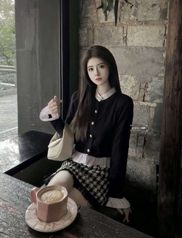 重庆水原希子💖人上线！00年167C，在校生兼职，重庆妹子，，身体雪白嫩滑,三点👙,温柔乖巧懂事,可素颜见课,💗待客如初恋男友，配合度高🌸🌸🌸🌸