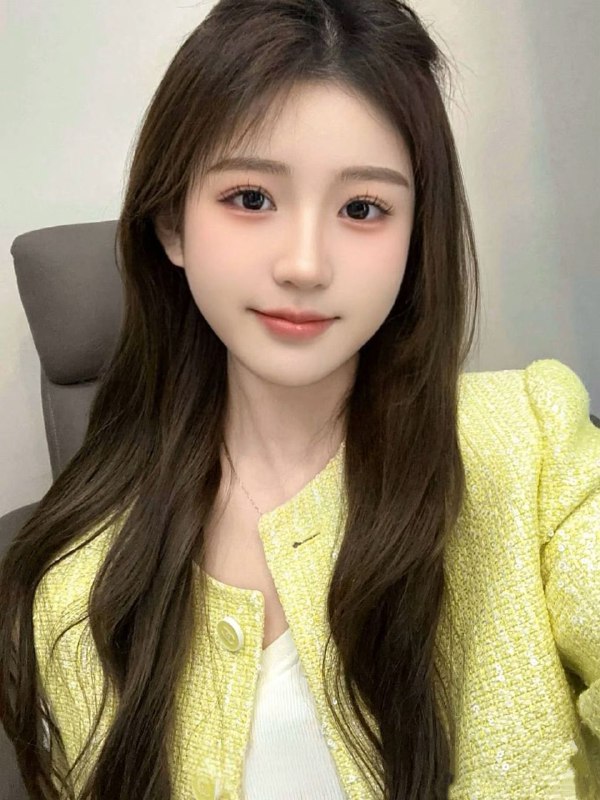 #重庆水原希子💖人上线！00年167C，在校生兼职，重庆妹子，，身体雪白嫩滑,三点👙,温柔乖巧懂事,可素颜见课,💗待客如初恋男友，配合度高🌸🌸🌸🌸