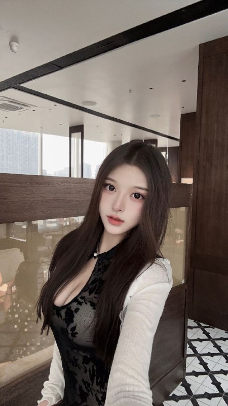 #重庆水原希子🏠小羊❤️05年168D❤️天然 甜美白  气质貌美  穿着时尚❤️性格温柔  全身雪白   给你初恋的感觉