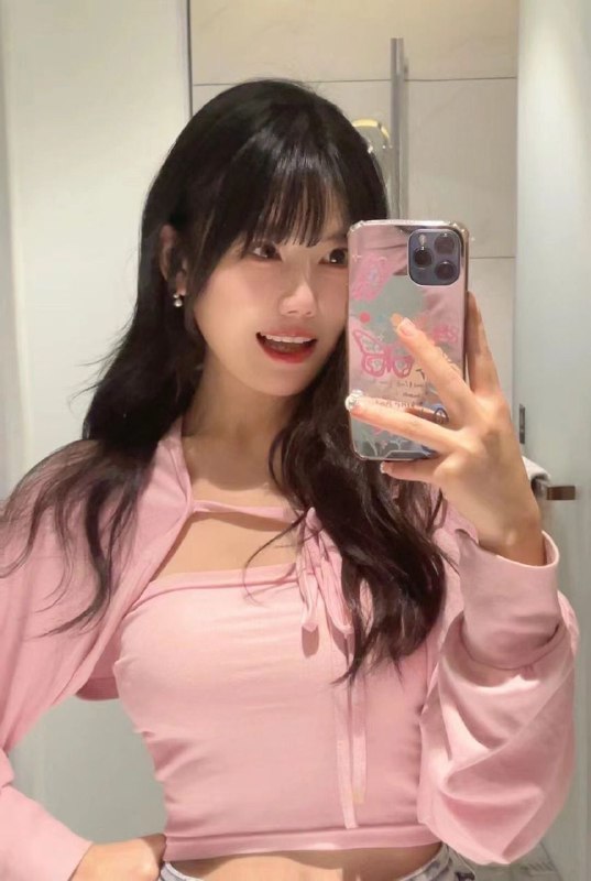 #重庆水原希子学生纯新人真实02年刚结束学业互联网公司行政文秘身高170 纤长匀称 C罩杯全脸全身原装无整容  粉🐻不🚬不🍷无疤痕 无纹身