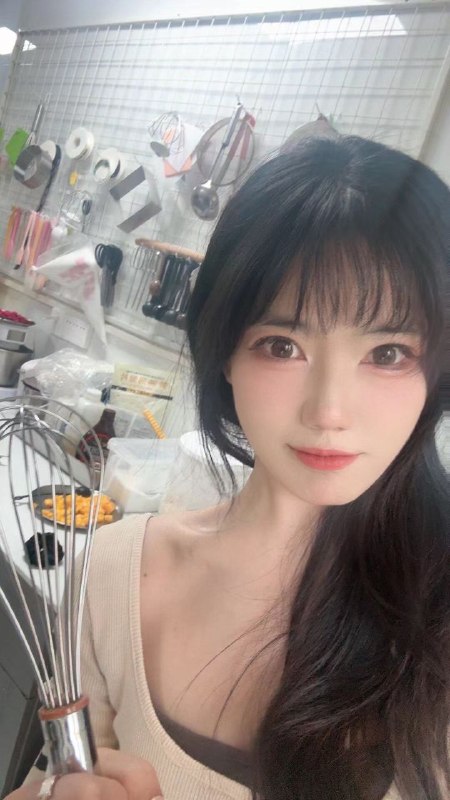 #重庆水原希子学生纯新人真实02年刚结束学业互联网公司行政文秘身高170 纤长匀称 C罩杯全脸全身原装无整容  粉🐻不🚬不🍷无疤痕 无纹身