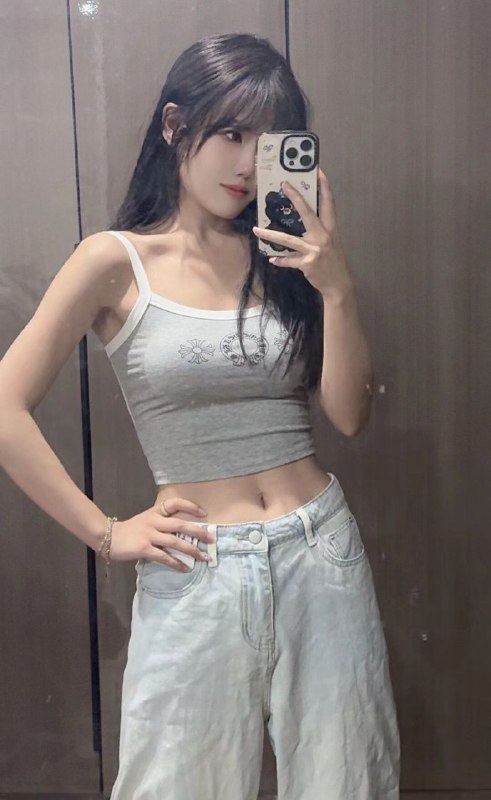 #重庆水原希子学生纯新人真实02年刚结束学业互联网公司行政文秘身高170 纤长匀称 C罩杯全脸全身原装无整容  粉🐻不🚬不🍷无疤痕 无纹身