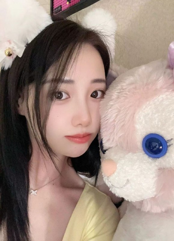 北京00后🏠极品白小纯身高：165cm👙：C年龄：00后体重：80斤清纯瘦小类型，筷子腿，蚂蚁腰喜丰满勿扰性格好，不事