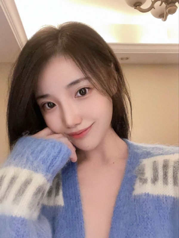 北京00后🏠极品白小纯身高：165cm👙：C年龄：00后体重：80斤清纯瘦小类型，筷子腿，蚂蚁腰喜丰满勿扰性格好，不事