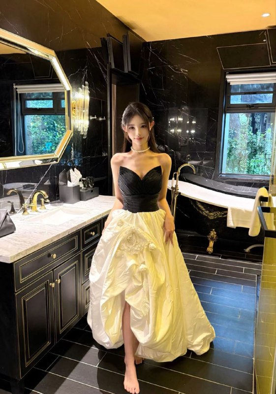 #重庆水原希子：171体重：45kg🐻c年龄：19兴趣：画画 唱歌💓💓真实一线天 馒头名器 清冷纯欲系 可萌可御可骚 反差感拉满 超绝筷子腿 a4腰 全身冷白皮 第一次下💦💓💓才破处三个月 上粉下粉 会英文国画专业懂艺术知识高情商沟通  女友式服务～艺术在读生 纯兼职✨山海自有归期， 风雨自有相逢✨