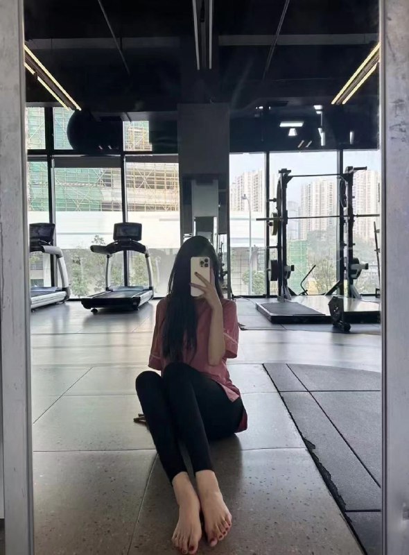 #重庆水原希子身高169、体重100斤，年龄22岁，🉑舌吻，口 ，不69 只接正常单0黄0退，秒洗，保真，真人比照片还要漂亮