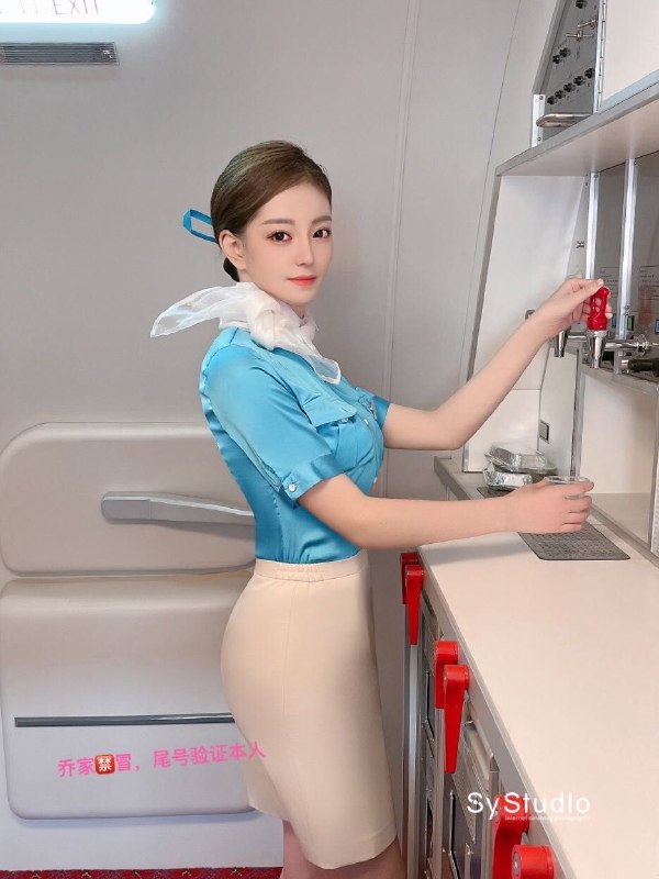 #重庆水原希子身高170🐻d高大上 皮肤白皙光滑！平时穿搭丝袜高跟鞋👠说话情商高，素质高！淑女又风骚！值得体验！待🉑️如乘客，待🉑️如好友！服务0差评刚下💧川妹子😇