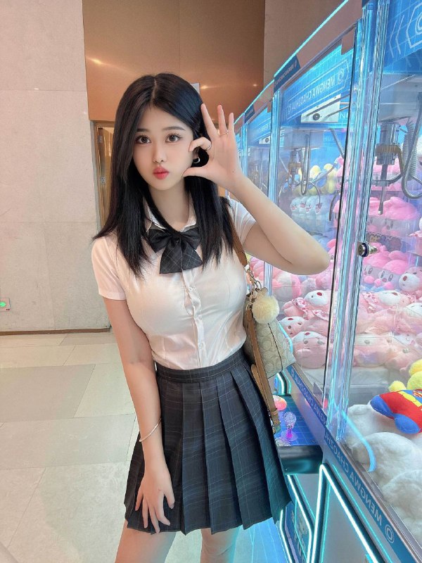 #重庆水原希子•Height身高172 •Weight体重/50kgBust胸围/胸F •Age 年龄/00💗不事不催 待课如男友💗清纯纯欲款 初恋女友感💗纯天然零整容 皮肤雪白干净💗乖巧听话 性格超好💗高情商 主打服务