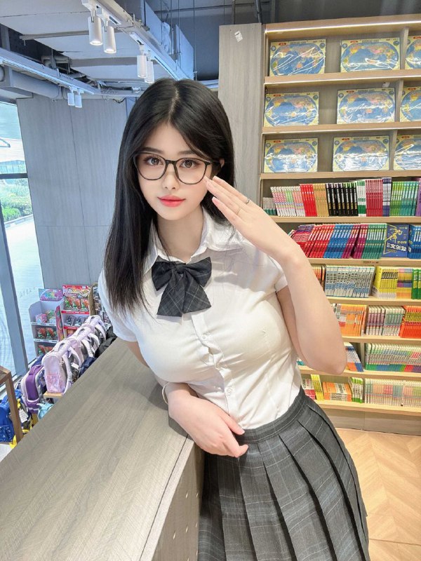 #重庆水原希子•Height身高172 •Weight体重/50kgBust胸围/胸F •Age 年龄/00💗不事不催 待课如男友💗清纯纯欲款 初恋女友感💗纯天然零整容 皮肤雪白干净💗乖巧听话 性格超好💗高情商 主打服务