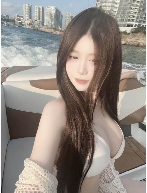 #重庆水原希子学生兼职 高质量少女年龄18  身高168  胸C➕体重46kg天然无整无纹身   三点粉  皮肤细腻  懵懂少女  初恋女友既视感💕