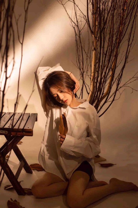 重庆凌霄🏠05身高：170体重：92胸围：C纯天然无整❤️可爱到爆表，像极了初恋般的甜蜜皮肤白皙 气质优雅