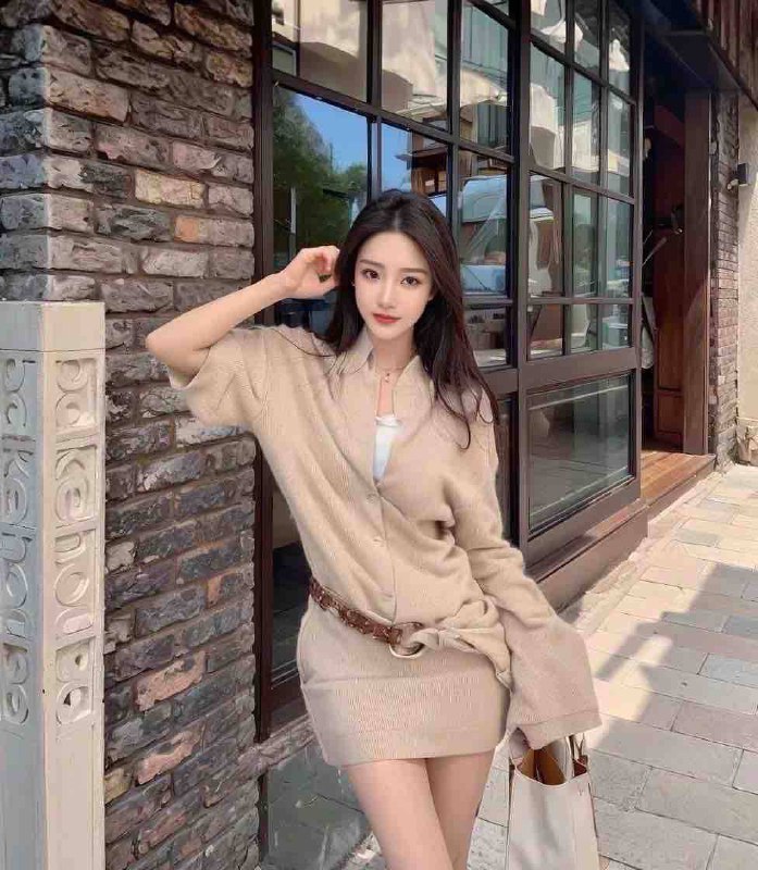 175 气质纯欲时尚穿搭女装博主🌟Height.身高/ 175/D🌟Age年龄.03年🌟弹钢琴🌟Hobby.兴趣/冲浪🏄滑雪⛷️健身 高尔夫⛳️🌟穿着洋气 自然女友感💫紧致皮肤雪白 性格开朗💫人间山茶花 情商高 给你初恋的感觉❤️‍🔥