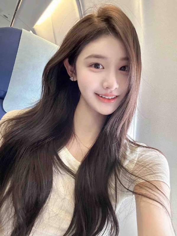 重庆健身达人可一字马🤍纯⭕外 高素質🤍身高170D楊柳細腰筷子腿🤍98年  硬W條件🤍穿着时尚大牌  皮肤雪白  婀娜多姿🤍可纯可欲 可盐可甜  真人真照🤍温柔随和  高端大气谈吐優雅