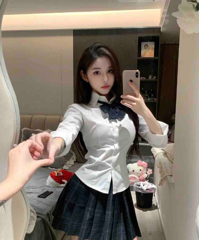 微博🧣百万粉丝平面模特 英国前50top留学生👩‍🎓气质优雅肤白貌美 高端大气无风尘极品纯御高白纯美女〰️〰️〰️新人兼职给您初恋般的感觉❤️• 𝐇𝐞𝐢𝐠𝐡𝐭身高/167         • 𝐖𝐞𝐢𝐠𝐡𝐭体重/99• 𝐁𝐮𝐬𝐭胸围/真实C➕•  Age年龄/03年🎗️受邀参加Celine FW24🎗️受邀参加Chanel-曼切斯特系列手作坊五星级豪华gzs🌟🌟🌟性格超好   待客如初恋短暂停留 高素质 高谈吐 翘臀 马甲线