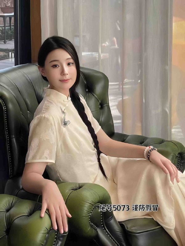 重庆水原希子🐝/真人真照/06后刚破处/新人第一次下海🔥身高180大长腿重庆短暂旅游几天  随时下架，过时不候哦！