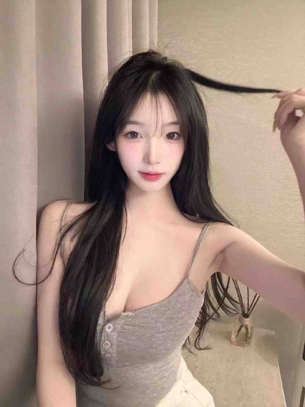 重庆水原希子 172C  舞蹈生可以yt,wt 雪白粉嫩 04年✨一碰➗水//可6⃣️9⃣️/绝对真人!!!✨偶尔兼职🧚🧚自我介绍✨。传媒大学04年学生身高172CM✨大长腿/小蛮腰身材比例完美✨皮肤雪白嫩滑✨选我的理由:💐👅极致热情体贴✨给你难忘的邂逅😘配合度超高  满满的舒适感  温柔似水各种姿势✨敏感体质一碰就÷水🙈娇喘连连✨