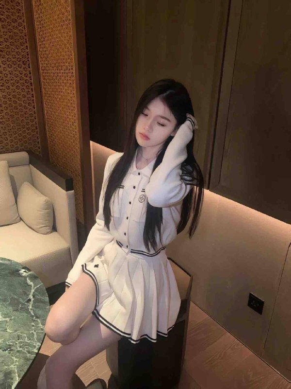 ⭐️04年👠170CM  45kg🐻D天然无整⭐️性格温婉 嘴甜会哄 带客如初恋⭐️欢迎老板调教 不可多得的极品