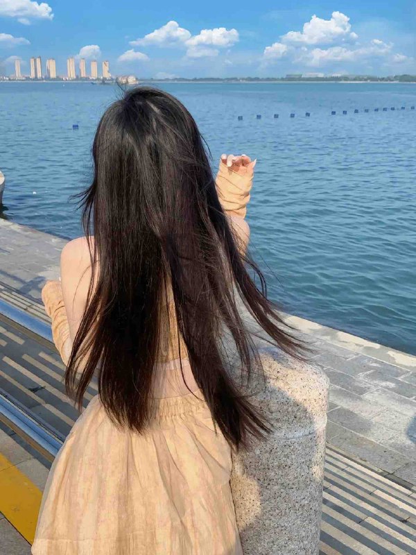 ⭐️04年👠170CM  45kg🐻D天然无整⭐️性格温婉 嘴甜会哄 带客如初恋⭐️欢迎老板调教 不可多得的极品