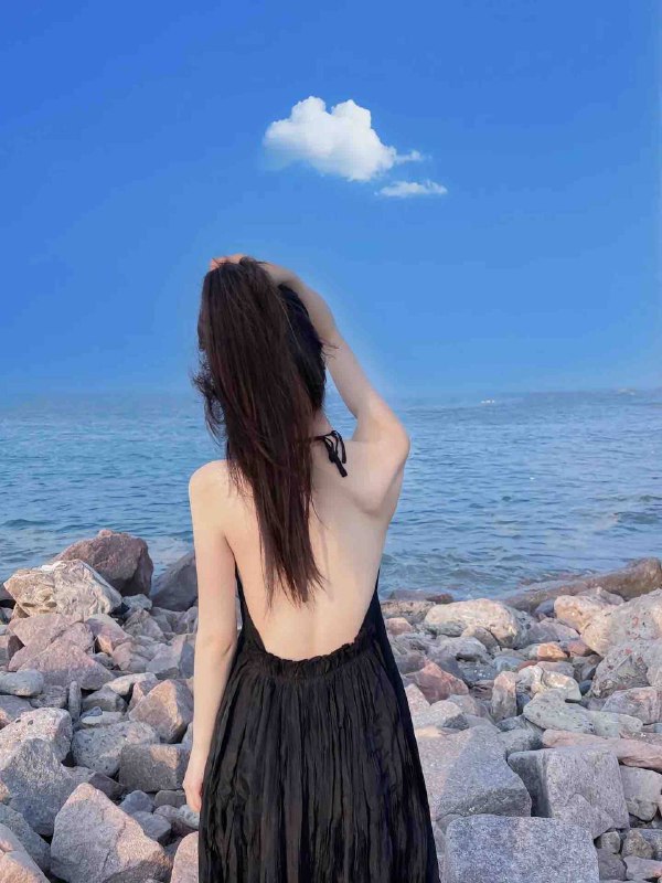 ⭐️04年👠170CM  45kg🐻D天然无整⭐️性格温婉 嘴甜会哄 带客如初恋⭐️欢迎老板调教 不可多得的极品