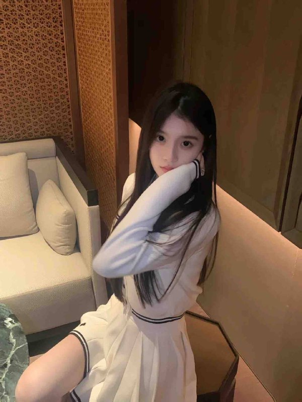 ⭐️04年👠170CM  45kg🐻D天然无整⭐️性格温婉 嘴甜会哄 带客如初恋⭐️欢迎老板调教 不可多得的极品