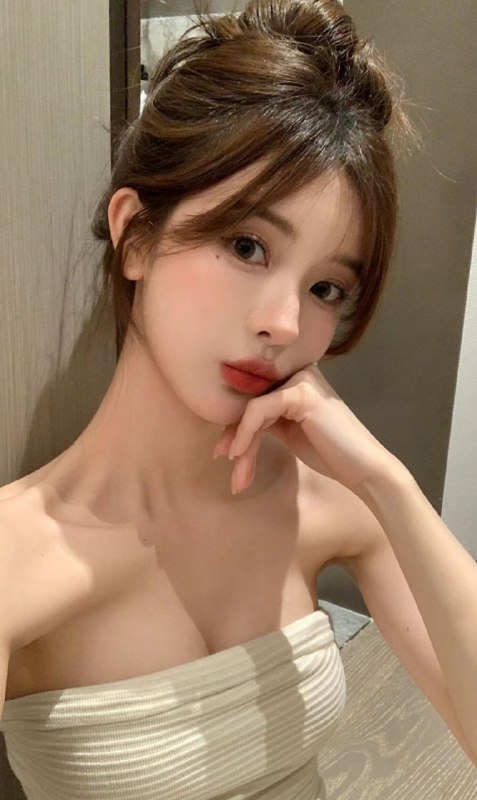 #重庆水原希子🏠•❤️无整高级脸•❤️𝐇𝐞𝐢𝐠𝐡𝐭  173cm. 𝐁𝐮𝐬𝐭  C• 𝐀𝐠𝐞   05年•❤仙女本仙   偶尔兼职低素质勿扰⚠️真实大学生可看学生证，可查学信网