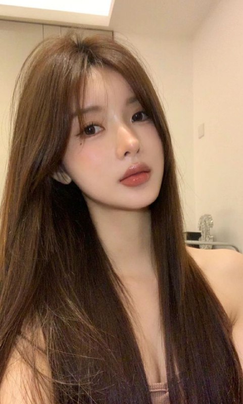 #重庆水原希子🏠•❤️无整高级脸•❤️𝐇𝐞𝐢𝐠𝐡𝐭  173cm. 𝐁𝐮𝐬𝐭  C• 𝐀𝐠𝐞   05年•❤仙女本仙   偶尔兼职低素质勿扰⚠️真实大学生可看学生证，可查学信网