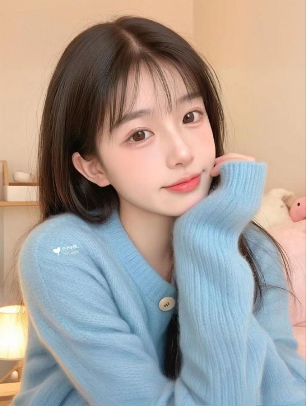 #重庆-水原希子🏠18岁🌺刚下水，新人首次📷一个k不认识👀，三点粉嫩，光脚167cm👟天然c🐻皮肤白嫩，水嫩多汁，乖巧听话，高度配合