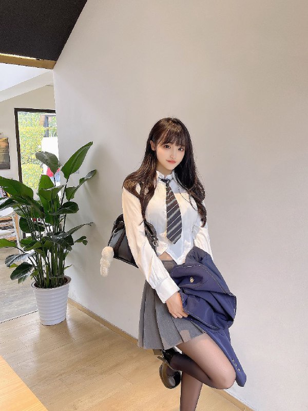 #重庆水原希子首开❤人 兼职  川妹   03𝗗𝗮𝘁𝗲：❶7️⃣2️⃣/ D𝗦𝗰𝗵𝗼𝗼𝗹：武汉 音乐学院𝗞𝗲𝘆𝘄𝗼𝗿𝗱：88斤 · 邻家粉白 ·素颜 · Jk这个世界上美好的事情不多，立秋傍晚河对岸吹来的风，和笑起来甜的要命的女孩