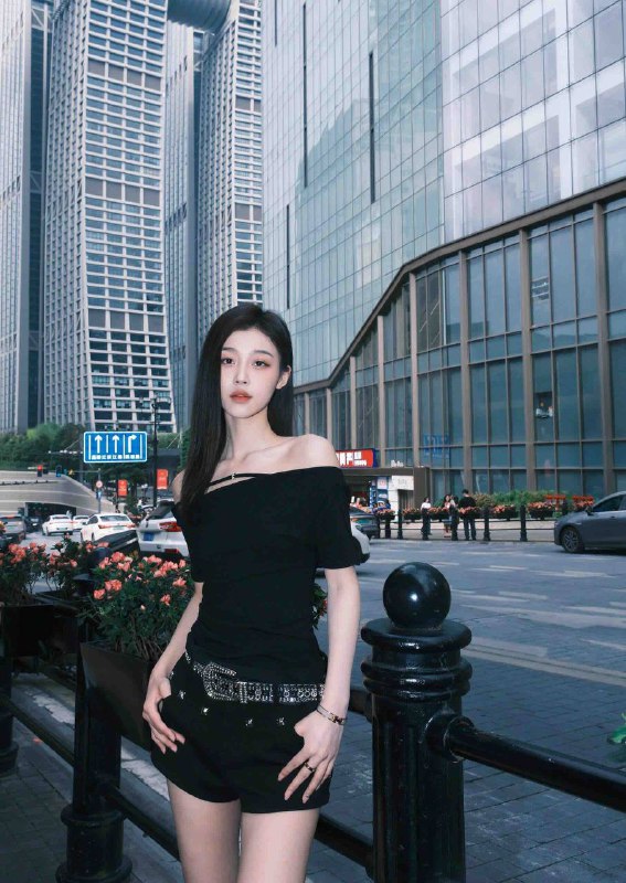 重庆法拉🏠𝐇𝐞𝐢𝐠𝐡𝐭身高/171• 𝐖𝐞𝐢𝐠𝐡𝐭体重/108• 𝐁𝐮𝐬𝐭胸围/E• 𝐀𝐠𝐞年龄/03• 𝐎𝐜𝐜𝐮𝐚𝐭𝐢𝐨𝐧职业/网拍模特  舞蹈系学生• 𝐒𝐩𝐞𝐜𝐢𝐚𝐥𝐢𝐭𝐲特长/肤白↕️粉童颜巨乳超好的女友性格 服务素质全身白如雪，三点粉嫩，日系奶音身体超级棒，口活一流，一碰就流水女朋友感觉，温柔，听话，懂事会钢琴，现代舞，学霸校花