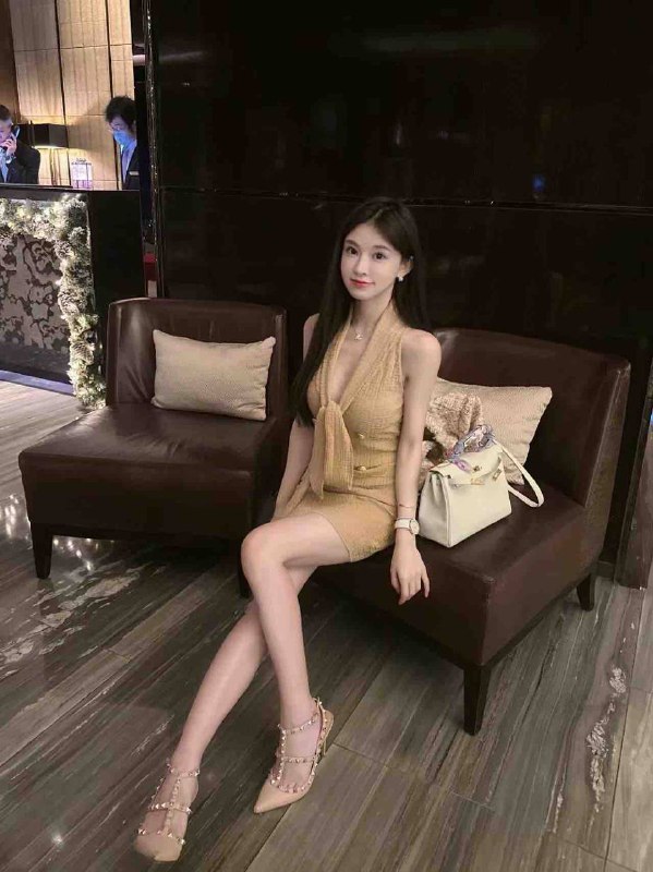 纯新人168D清纯靓丽可以69舌吻体验感十足