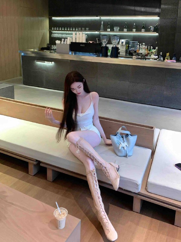 高挑，可御可纯，活好，听指挥，不催不事，可蛇纹69