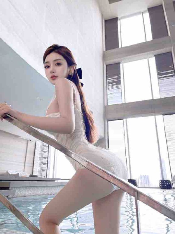 重庆书书🏠175D极品御姐 车模兼职 皮肤雪白