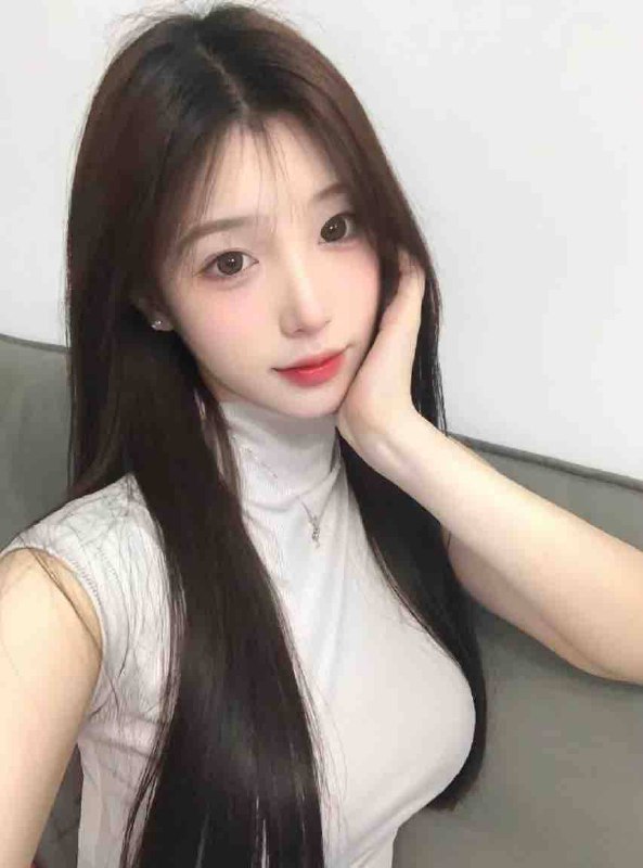 172C  舞蹈生 雪白粉嫩 04年✨一碰➗水//可6⃣️9⃣️/绝对真人!!!✨偶尔兼职🧚🧚自我介绍✨。传媒大学04年学生身高172CM✨大长腿/小蛮腰身材比例完美✨皮肤雪白嫩滑✨选我的理由:💐👅极致热情体贴✨给你难忘的邂逅😘配合度超高  满满的舒适感  温柔似水各种姿势✨敏感体质一碰就÷水🙈娇喘连连✨