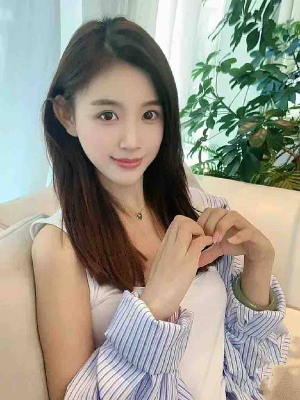 重庆书书🏠𝐇𝐞𝐢𝐠𝐡𝐭身高/175• 𝐁𝐮𝐬𝐭胸围/ D～天然无隆• 𝐀𝐠𝐞年龄/03年体重 45kg👛新人刚下水 皮肤白嫩 初恋感十足👛说话温柔 乖巧清纯懂事👛不事不催🉑69🉑🐍吻